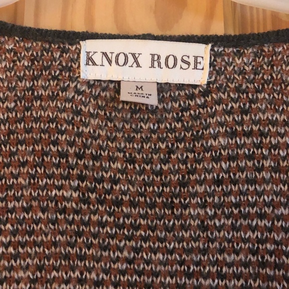 Soft & stylish sweater. Fringe on front. - Picture 2 of 6